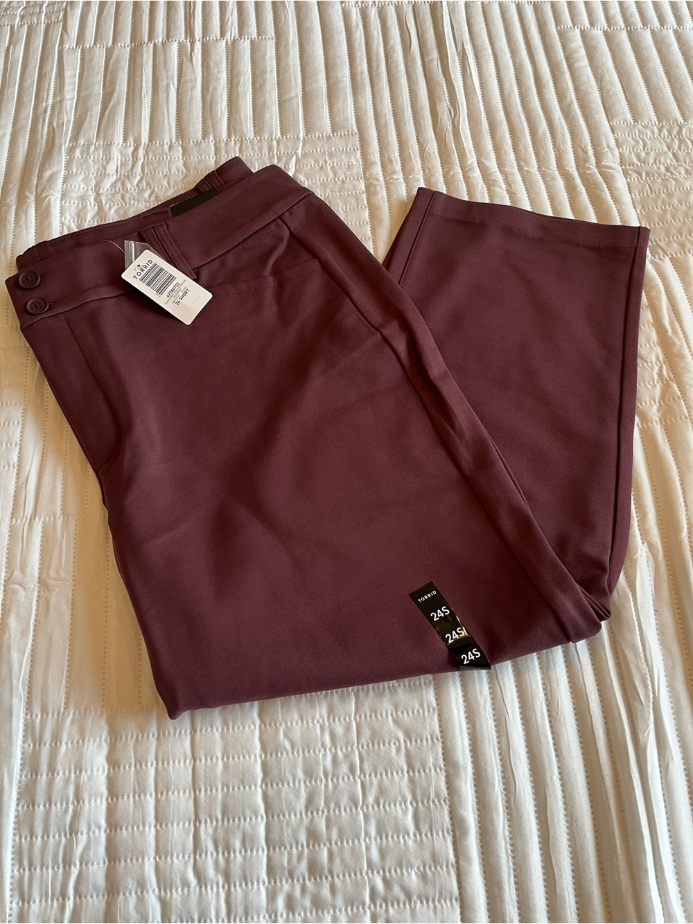 Torrid Women’s Burgundy Straight Leg Trouser size 24w short NWT